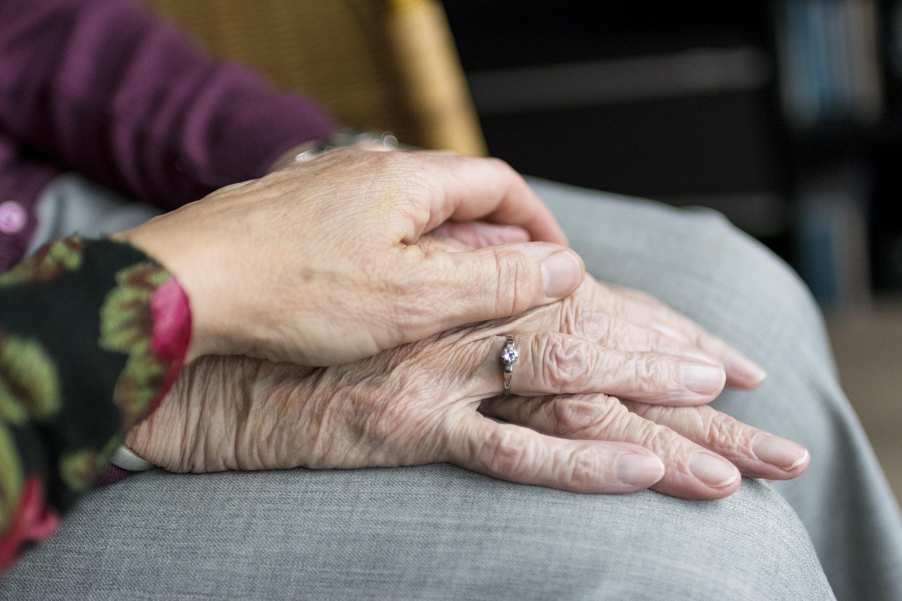 Navigating Conflicts Between Parents and Grandparents in Child-Rearing