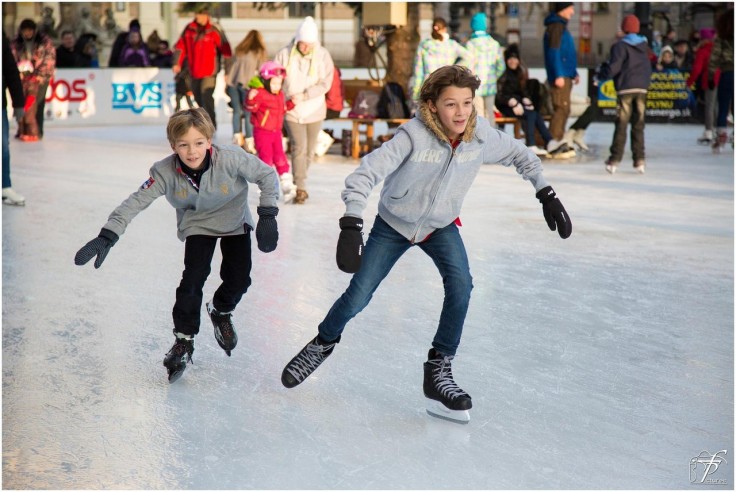 Physical fitness, physical activity and screen time influence adolescents’ brain